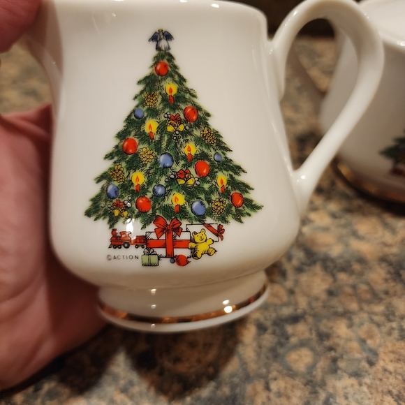Mount Clemens Pottery Christmas Tree Creamer & Sugar Set - Picture 2 of 7